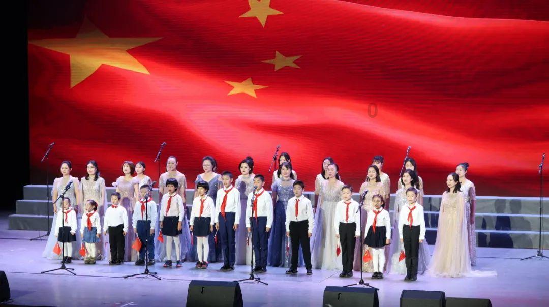 敲锣打鼓登场？今晚《也许你要恋爱了》王耀庆张纯烨发出爱的鼓励
